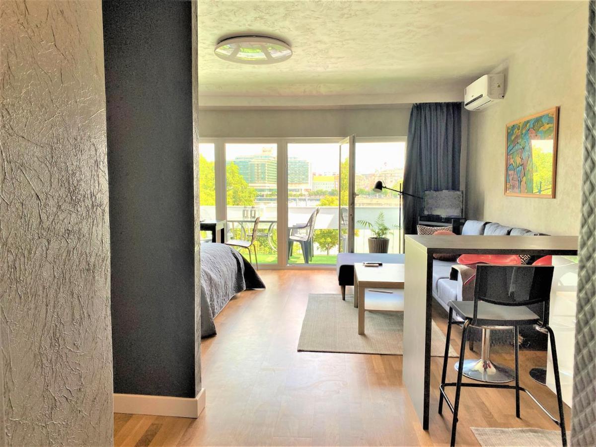 Danube View Artapartment With Balcony บูดาเปสต์ ภายนอก รูปภาพ
