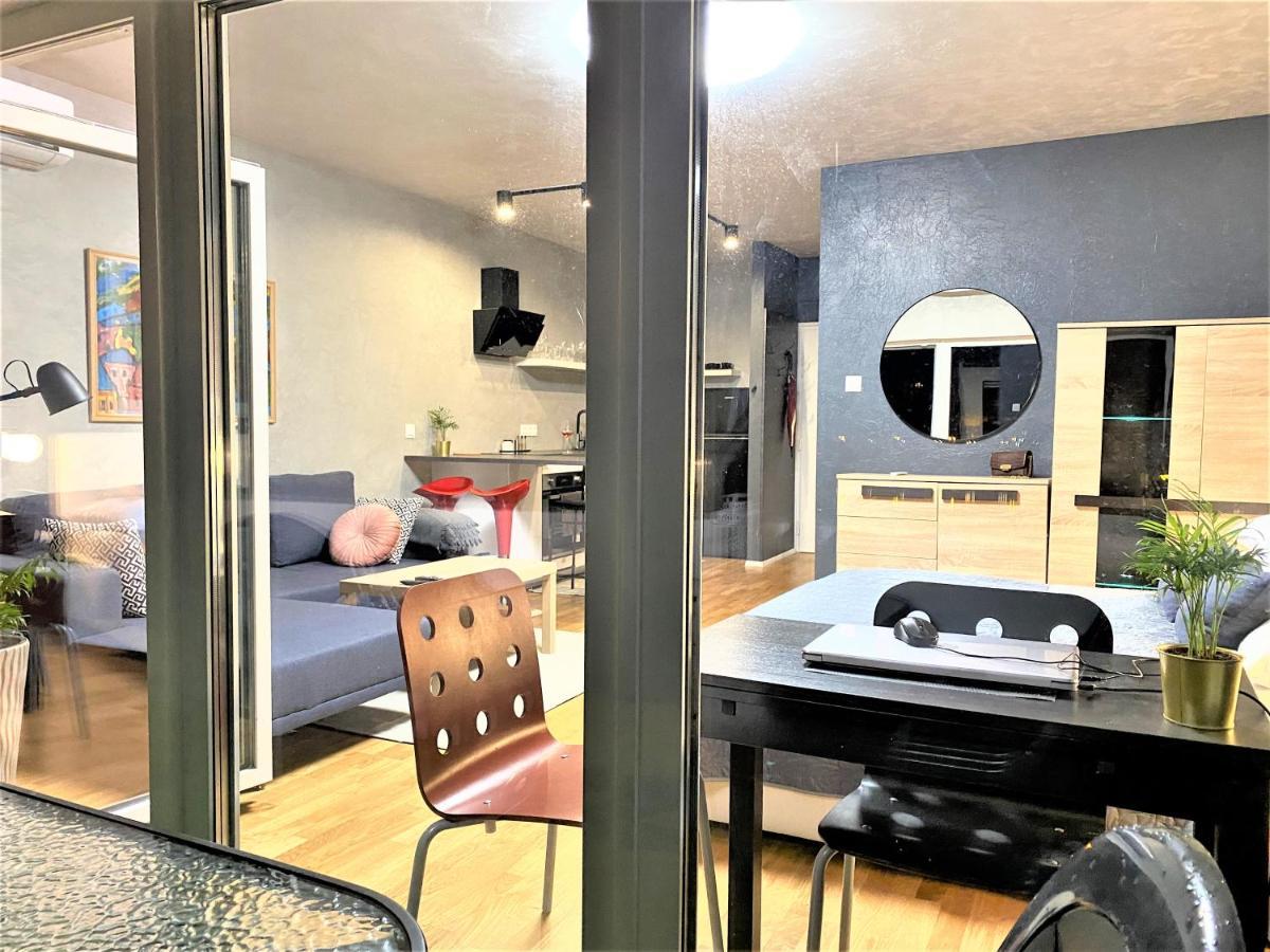 Danube View Artapartment With Balcony บูดาเปสต์ ภายนอก รูปภาพ