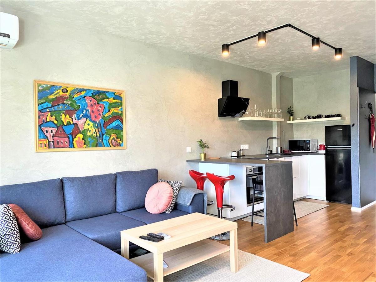 Danube View Artapartment With Balcony บูดาเปสต์ ภายนอก รูปภาพ